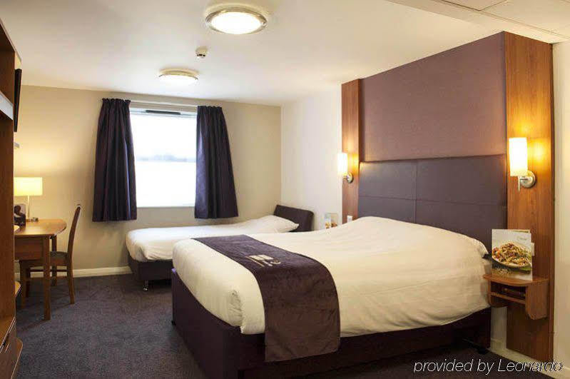 Premier Inn London Croydon Town Centre エクステリア 写真
